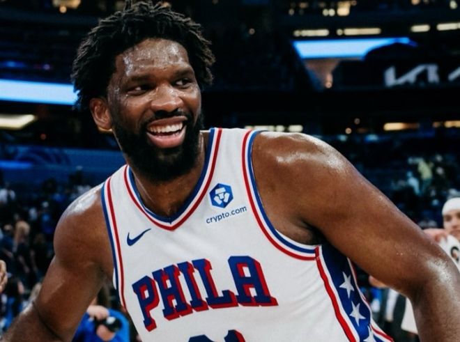 76人險勝太陽奪第30勝：恩比德33+9馬克西29+9 布克復(fù)出21+9